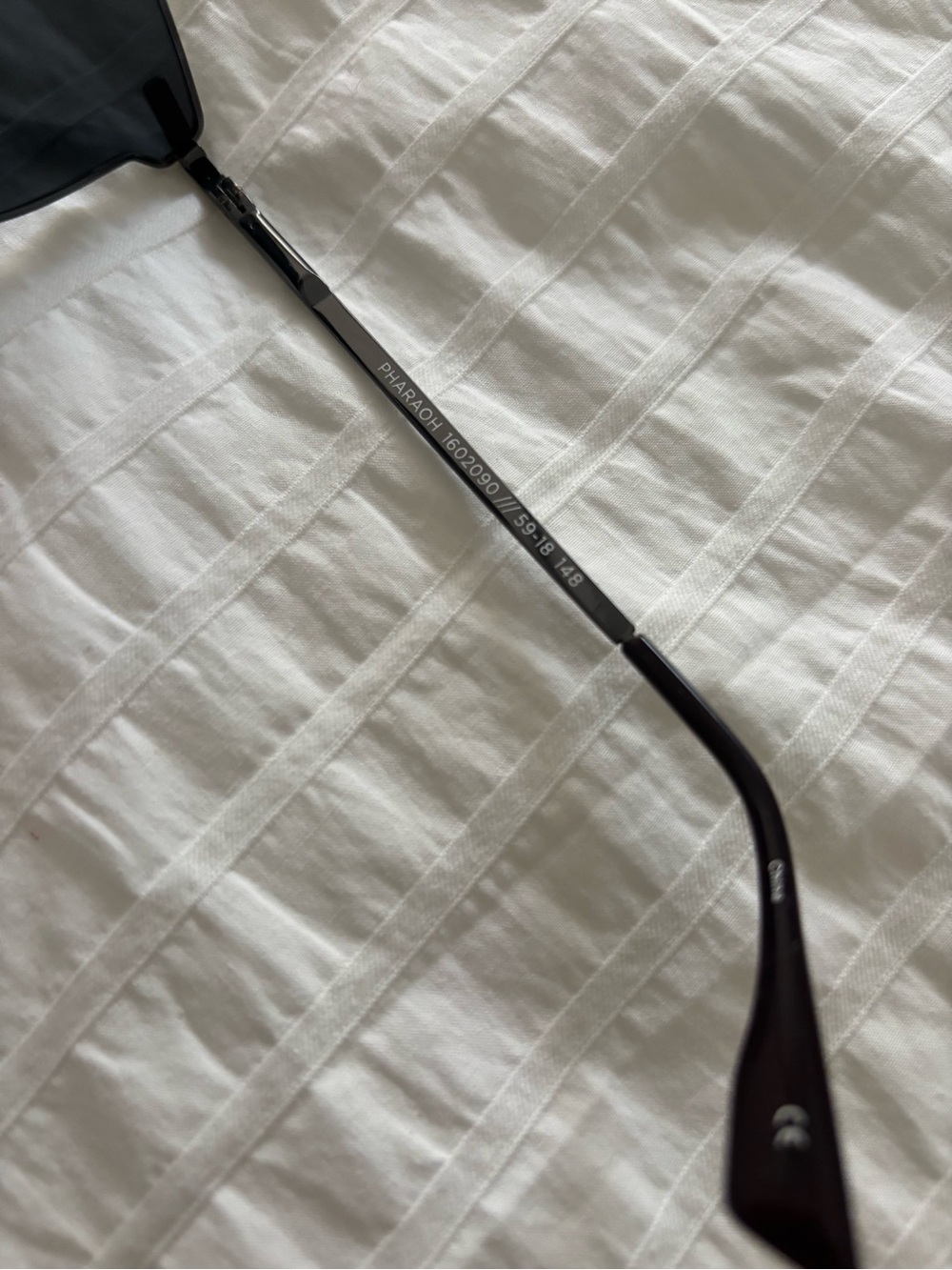 Le Specs Luxe Pharaoh Sunglasses - Picture 4 of 4